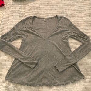 Free People XS v-neck top LS loose fit